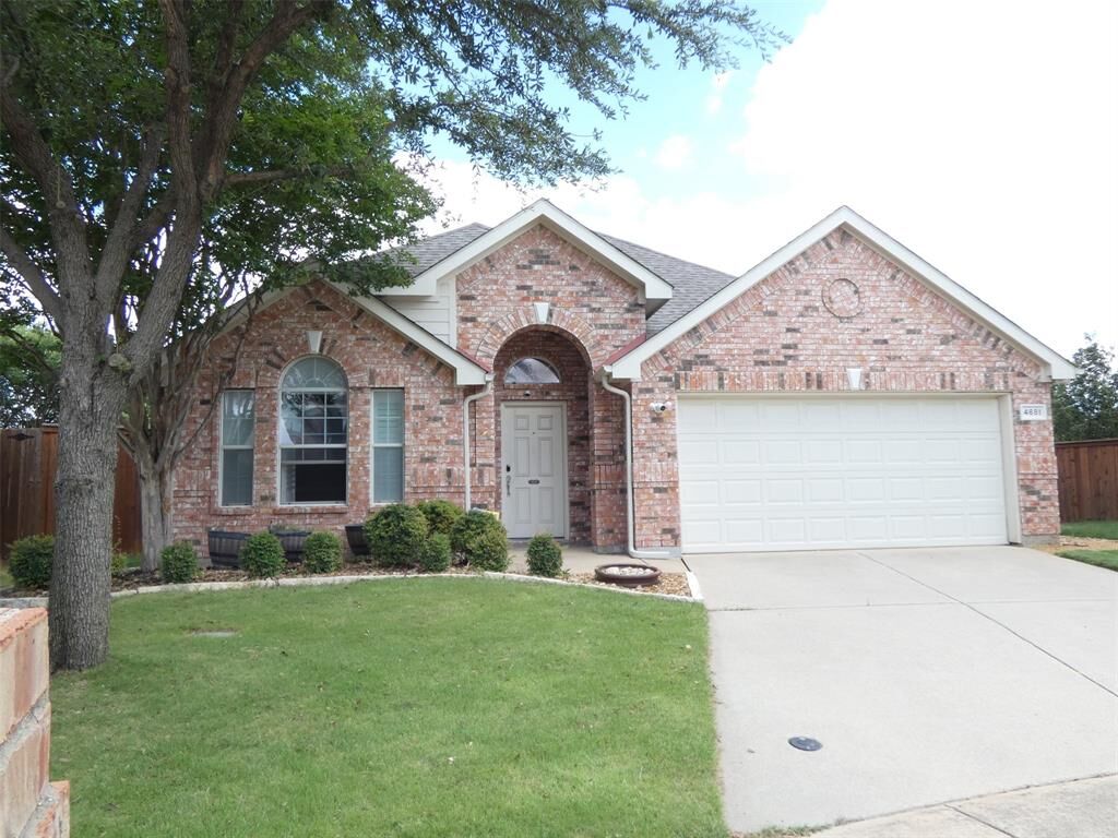 Property Photo: 4681 Lance Leaf Drive TX 76244