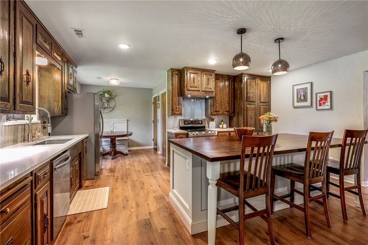 Property Photo: 3101 N McDonald Avenue AR 72762
