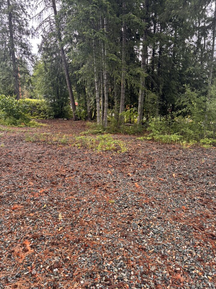 Property Photo: 5231 Tallington Drive BC V0E 1M6