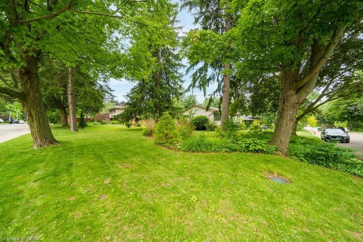 Property Photo:  306 Appleby Road  ON L9G 2V7 
