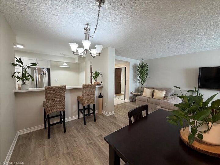 Photo de la propriété:  1276 Maple Crossing Boulevard 711  ON L7S 2J9 