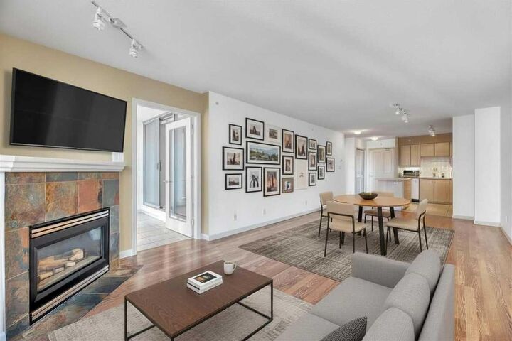 Property Photo:  650 10 Street SW 804  AB T2P 5G4 