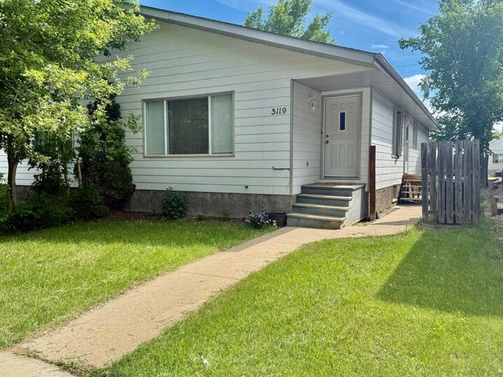 Property Photo:  5119 51 Street  AB T0B 3S0 