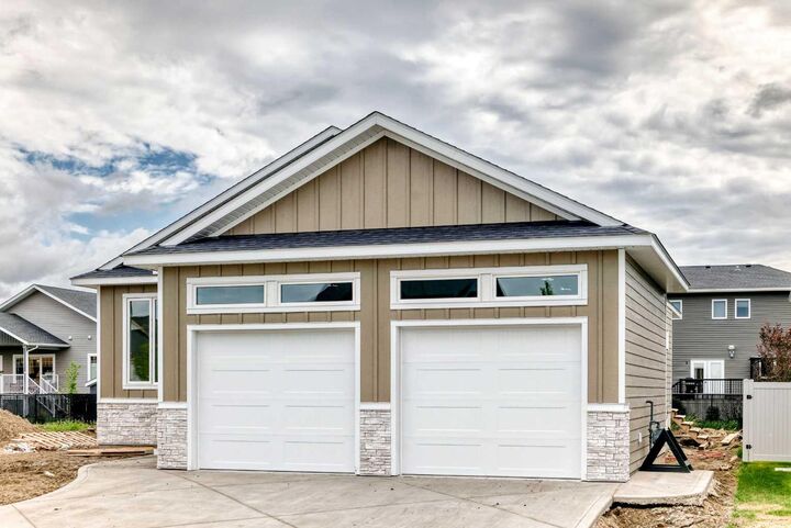 Property Photo:  31 Williams Avenue  AB T4H 0B6 