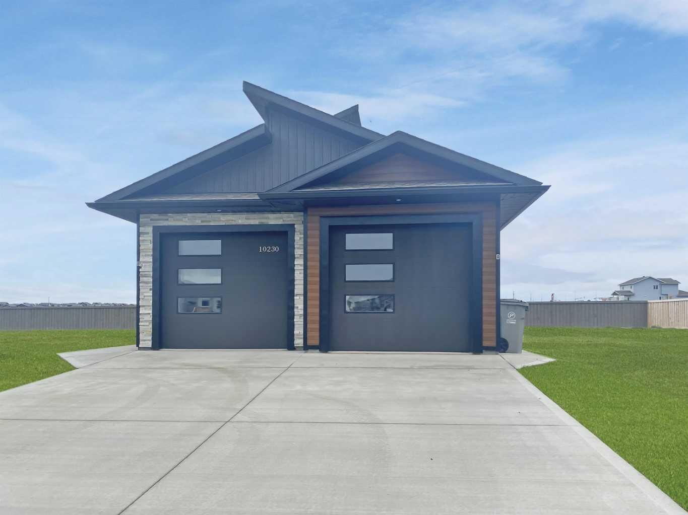 Property Photo: 10230 128 Avenue A AB T8V 6M6
