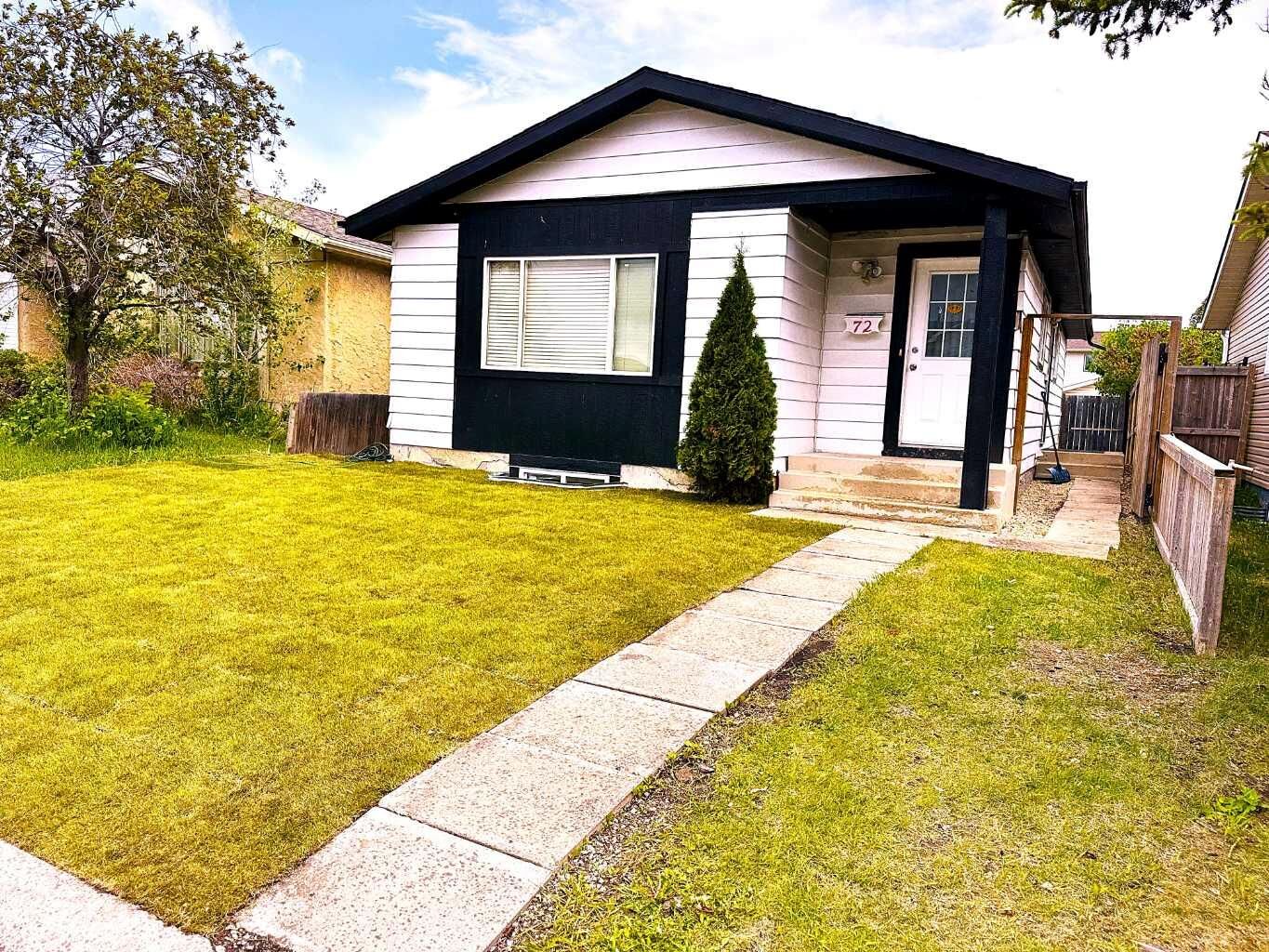 Property Photo:  72 Faldale Close NE  AB T3J 1V9 