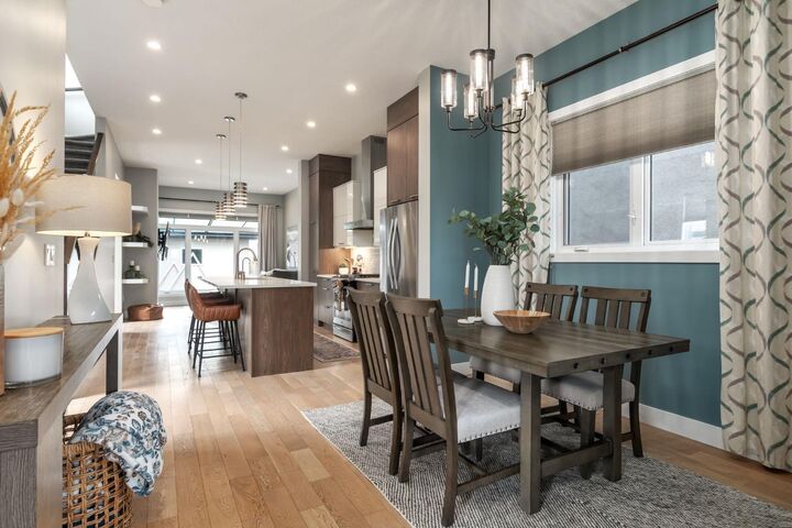 Property Photo:  4321 72 Street NW  AB T3B 2L1 