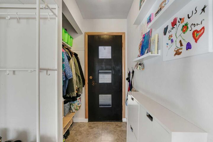 Property Photo:  3507 35 Avenue SW  AB T3E 1A2 