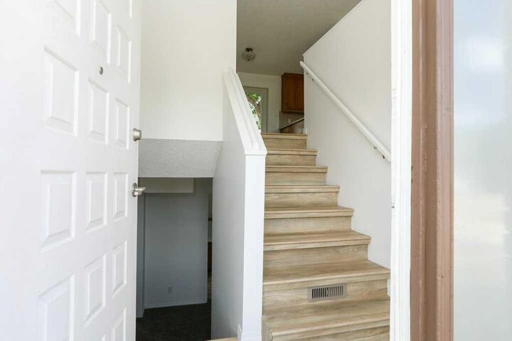 Property Photo:  316 Leaside Avenue S  AB T1J 4J2 