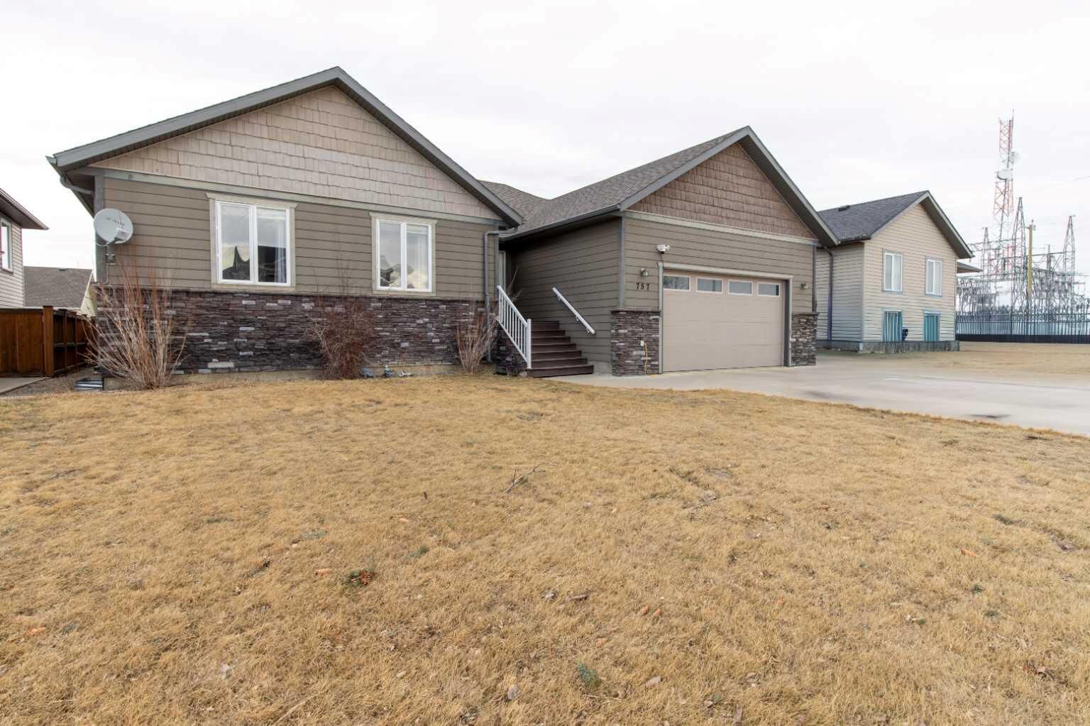 Property Photo: 757 27 Street AB T0L 0Z0