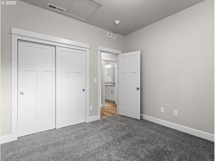 Property Photo: 14025 SE 22nd Cir WA 98683