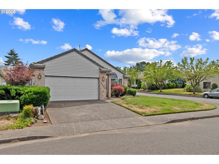 Property Photo:  2204 NE 158th Ave  OR 97230 