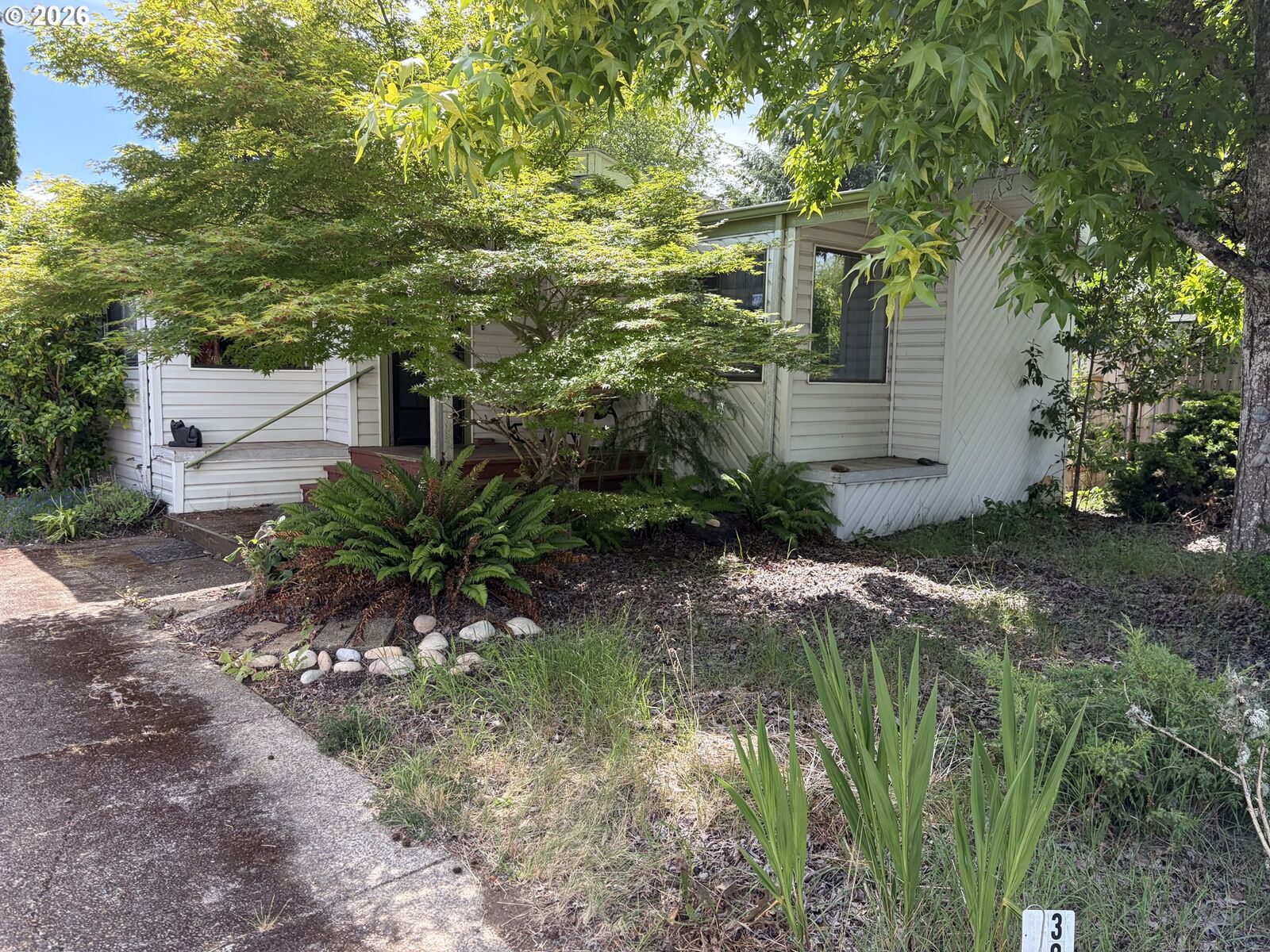 Property Photo: 3083 Stapp Dr OR 97408