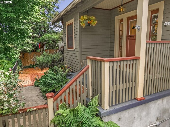 Property Photo: 6615 SE 22nd Ave OR 97202