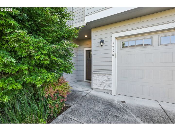 Property Photo: 16520 SE 40th Cir WA 98683