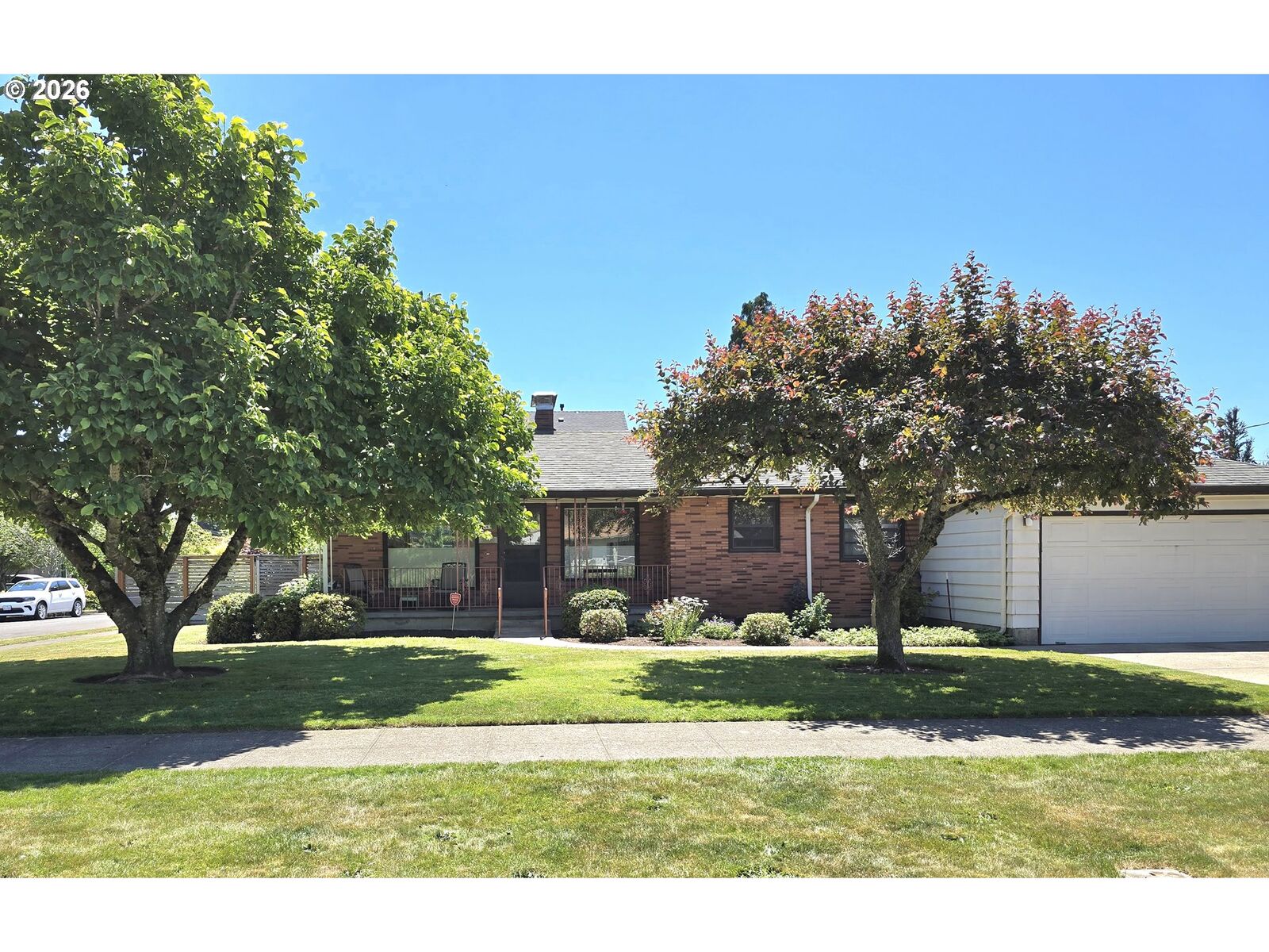 Property Photo: 4832 SE Raymond St OR 97206