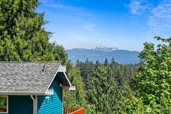 Property Photo: 5300 235th Avenue SE WA 98029