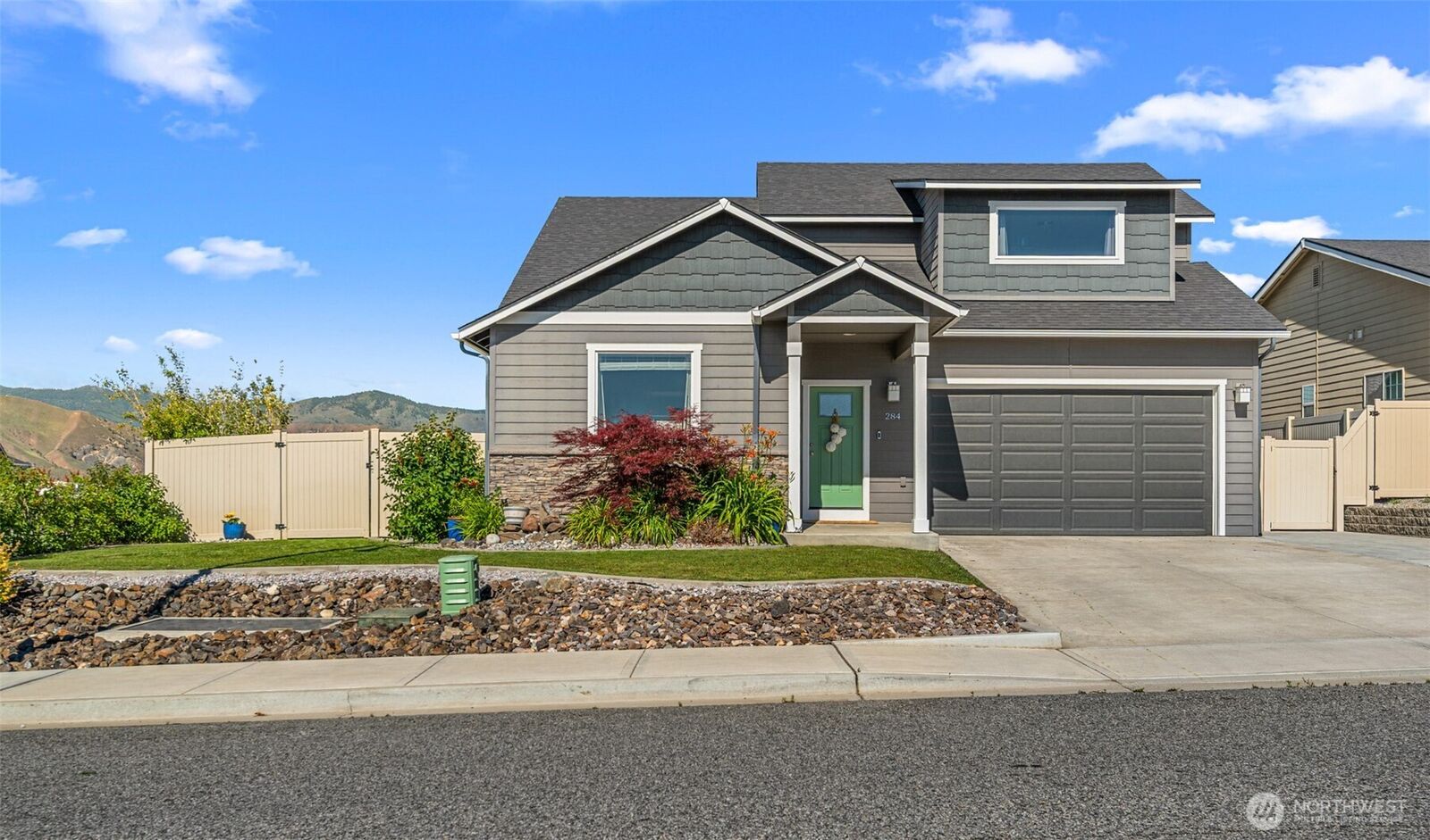 Property Photo: 284 S Nevada Avenue WA 98802