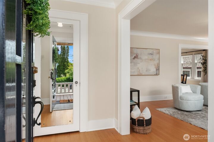 Property Photo: 3918 Wallingford Avenue N WA 98103