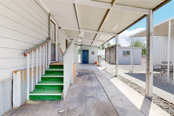 Property Photo: 1425 Emerald Street WA 99362