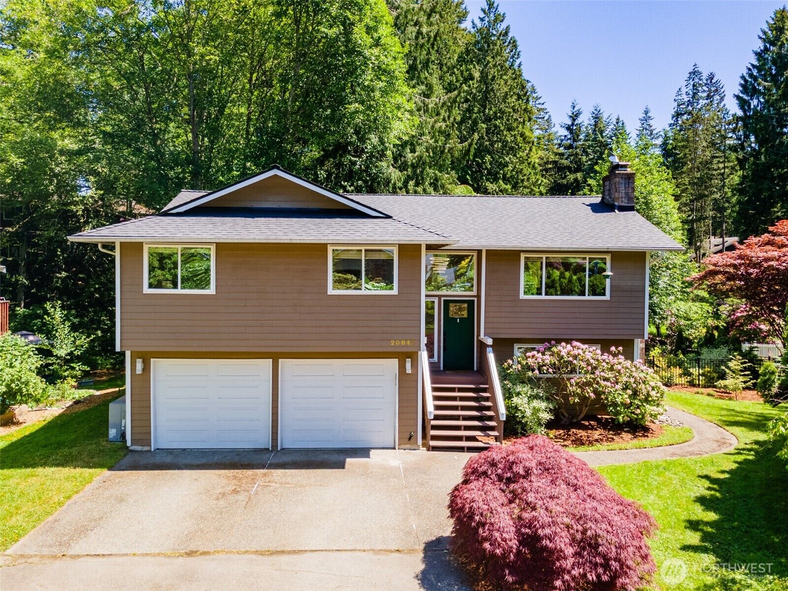 Property Photo: 20042 12 Avenue NE WA 98155