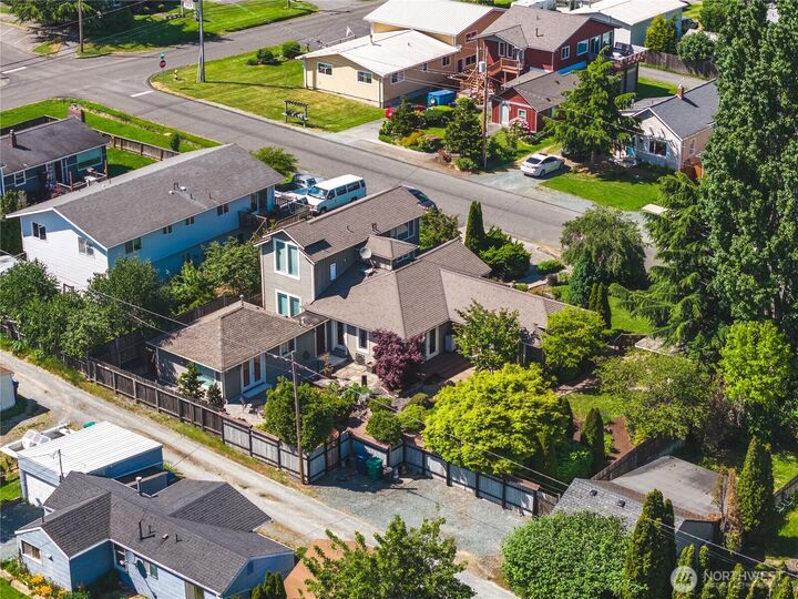 Property Photo: 809 33rd Street WA 98221