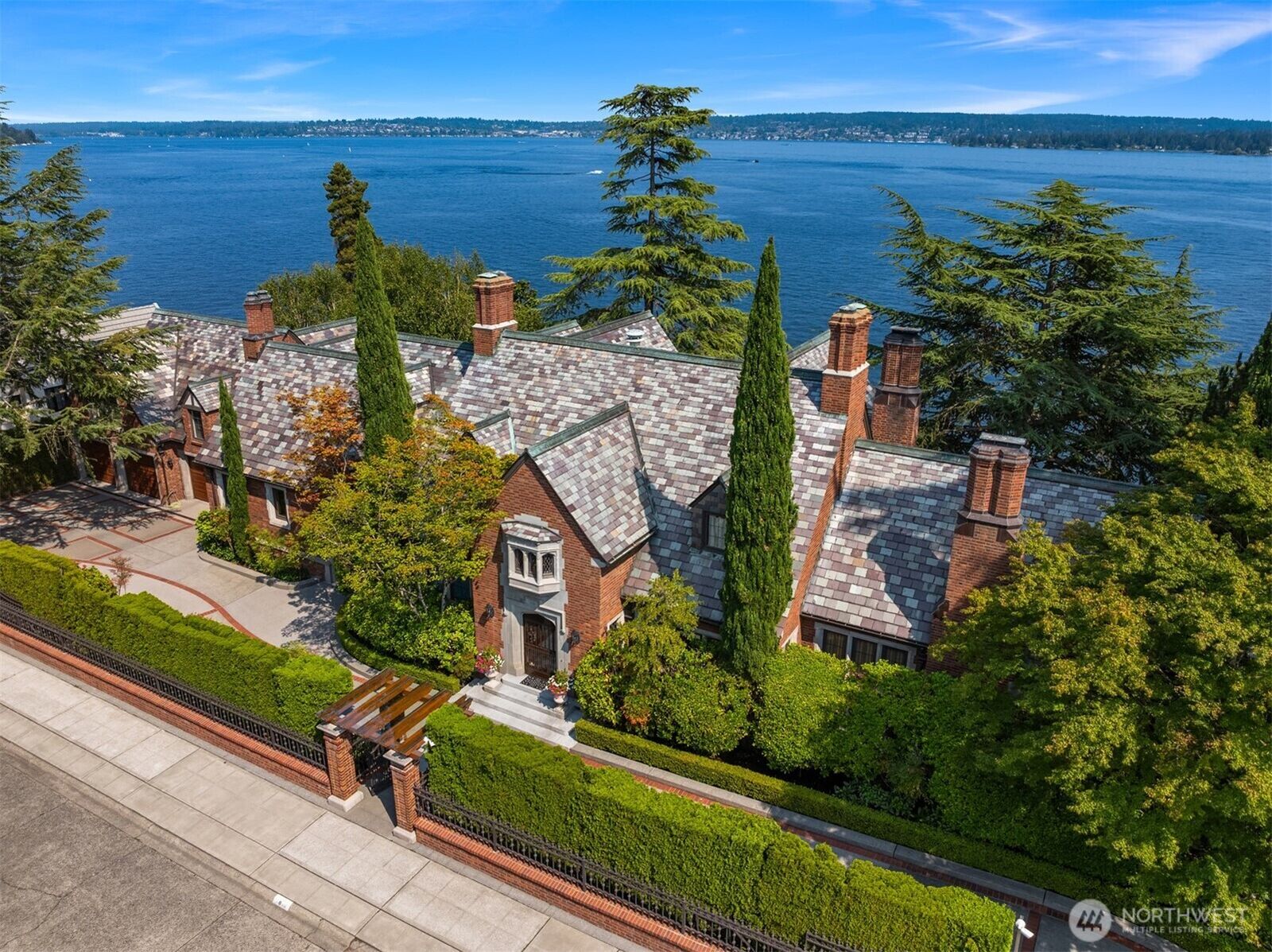 Property Photo:  3038 E Laurelhurst Drive NE  WA 98105 
