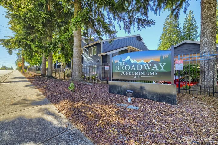 Property Photo:  215  100th Street SW B-204  WA 98204 
