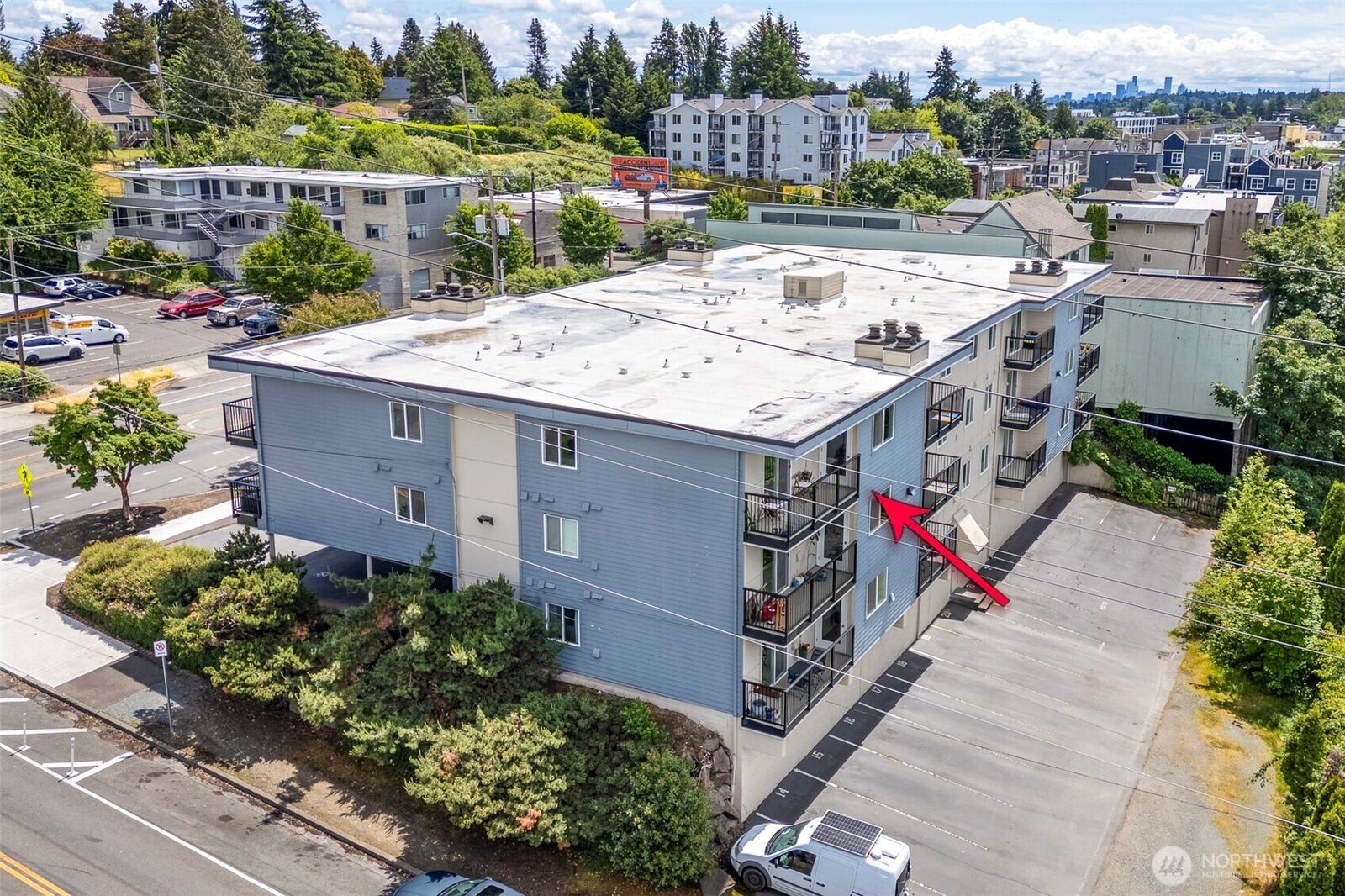 Property Photo: 9255 Greenwood Avenue N 31 WA 98103