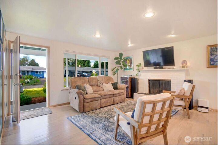 Property Photo:  10825 SE 232nd Street  WA 98031 