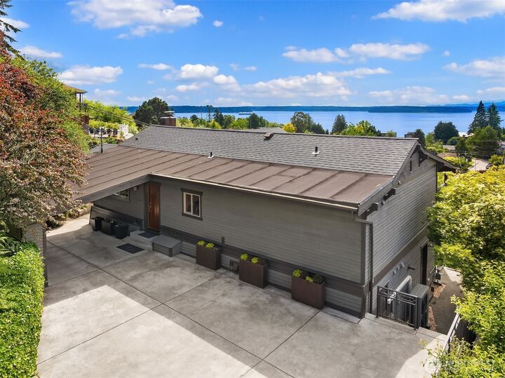 Property Photo:  5322  47th Avenue SW  WA 98136 