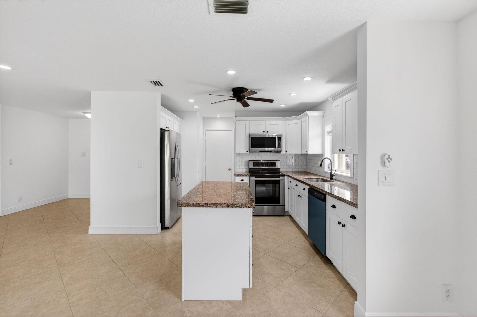 Property Photo:  6038 Lasalle Road  FL 33484 