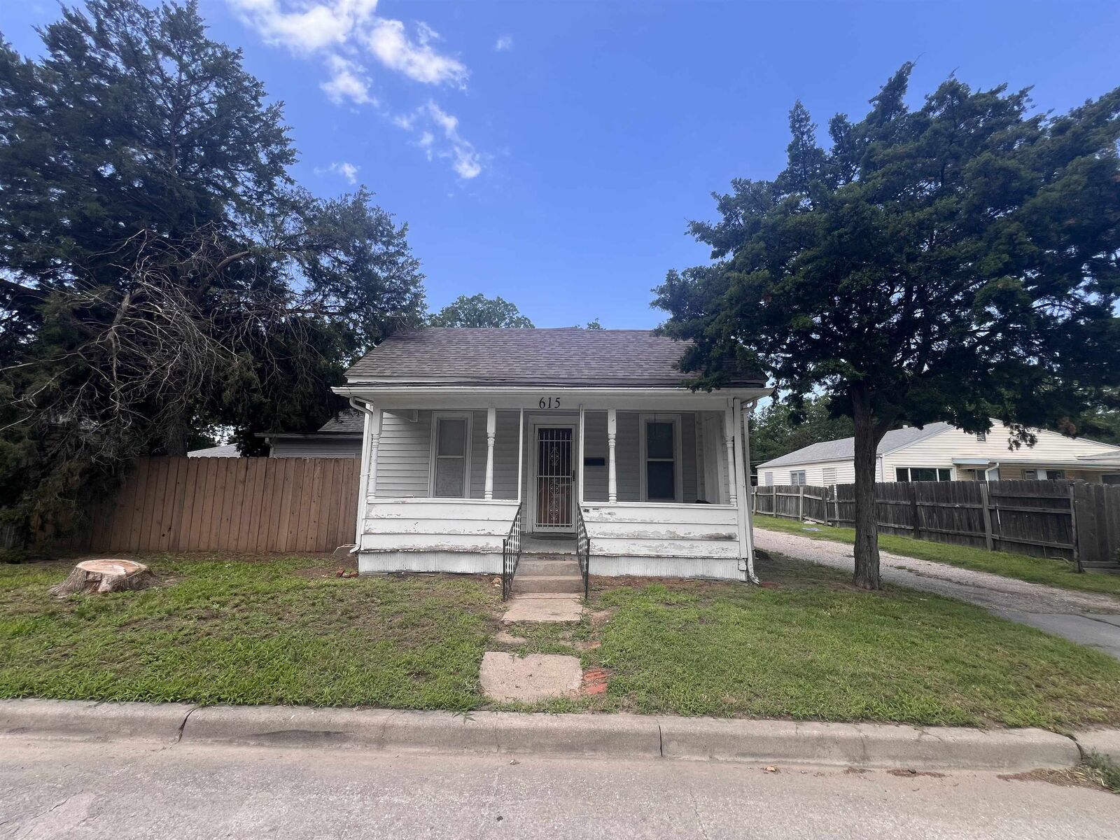 Property Photo: 615 N Custer KS 67203