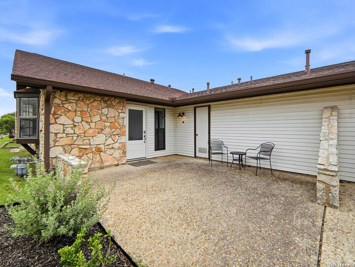 Property Photo:  515 Oak Park Dr 515  TX 78006 