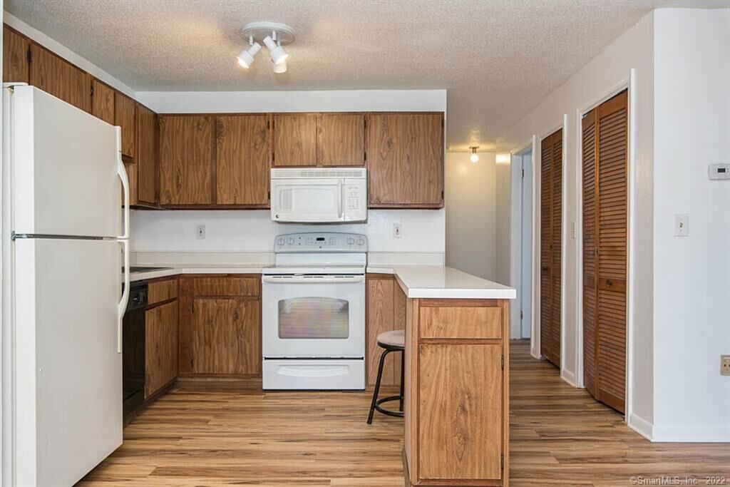 Property Photo: 1323 Harbor View Drive 1323 CT 06067