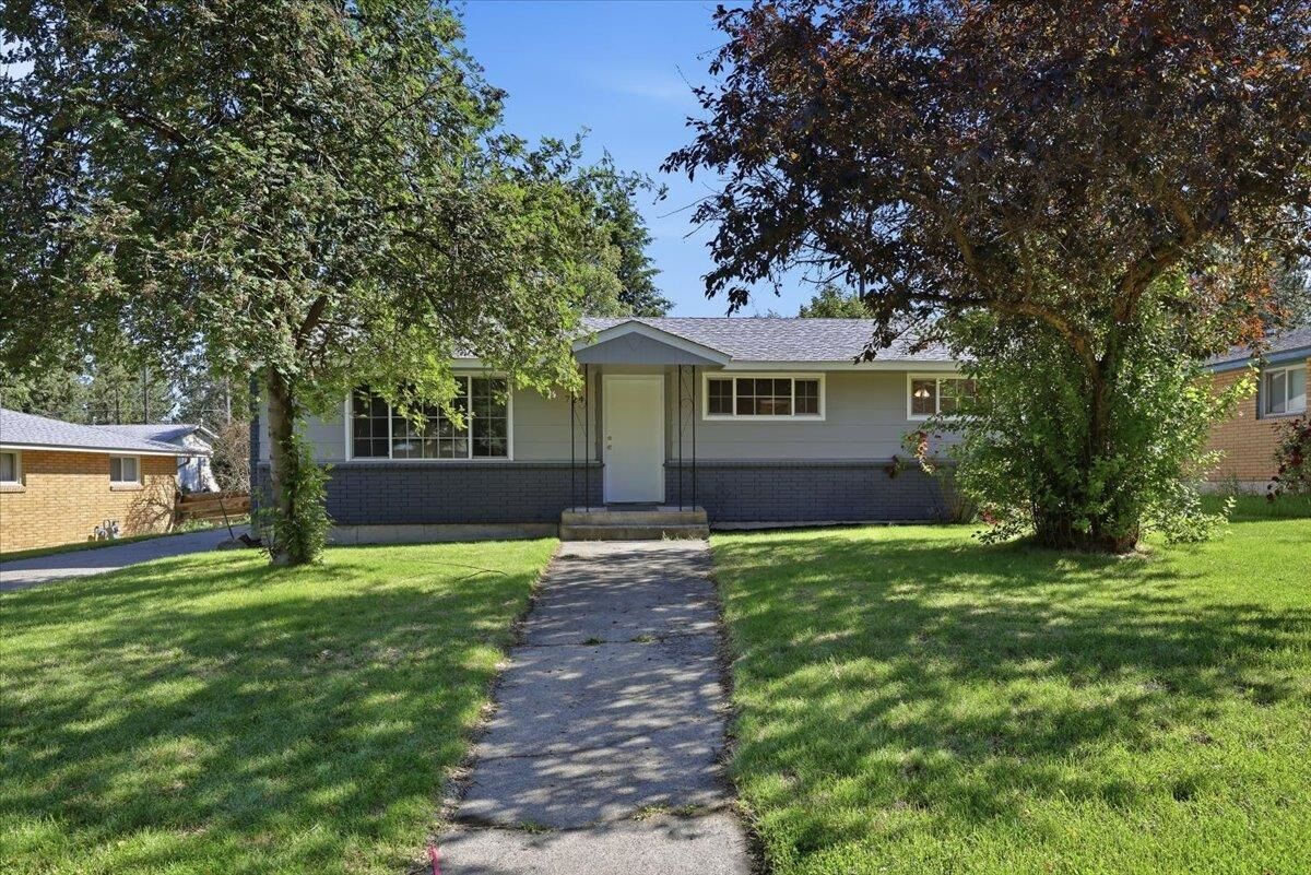 Property Photo:  724 W Carolina Way  WA 99208 