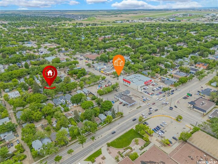 Property Photo: 1121 B Avenue N SK S7L 1G2