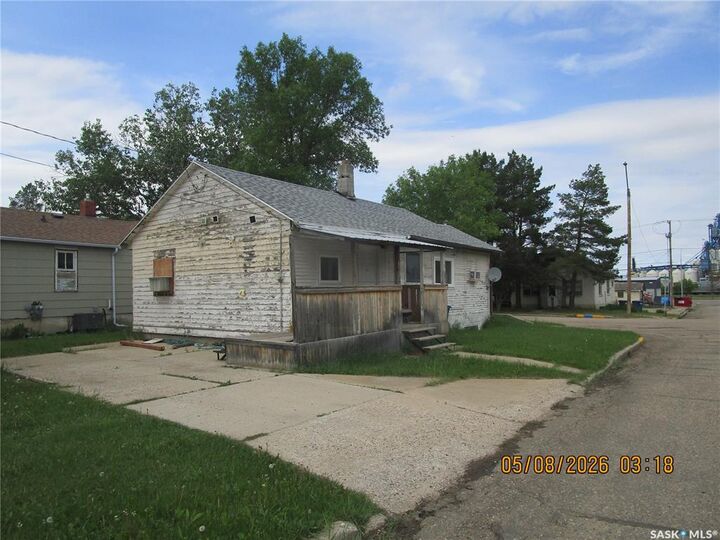 Property Photo: 330 2nd Avenue E SK S0H 0B0