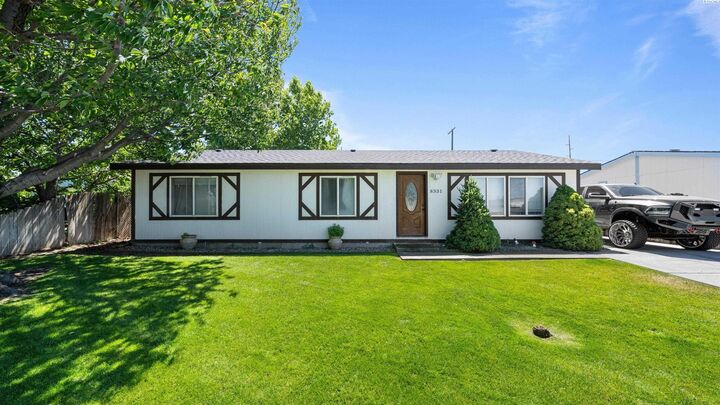 Property Photo:  8331 W Yellowstone Ave  WA 99336 