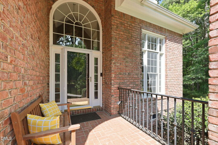 Property Photo:  6 King William Court  NC 27613 