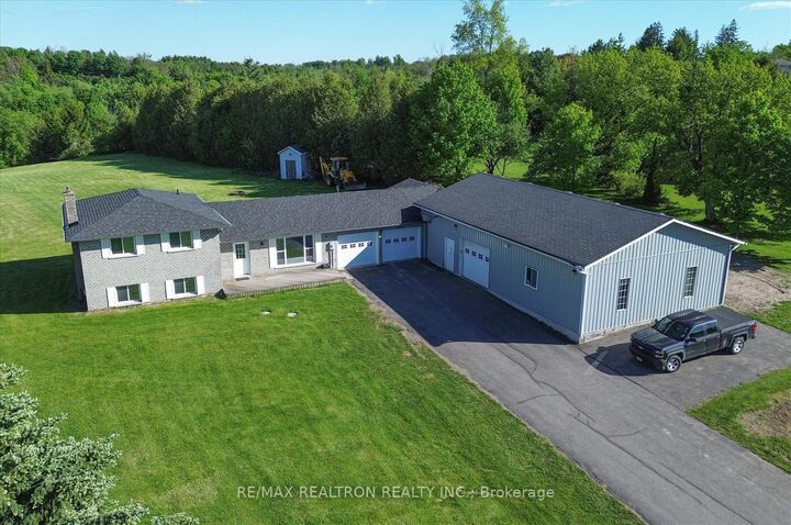 Property Photo: 20 Valley View Drive ON L0A 1L0