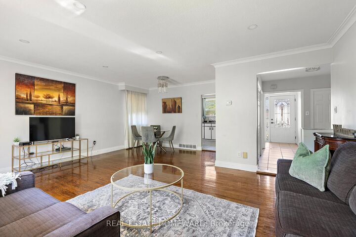 Property Photo: 85 Letchworth Crescent ON M3M 1Z1
