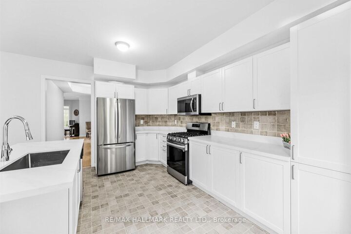 Property Photo: 76 Westbury Court ON L4S 2L2