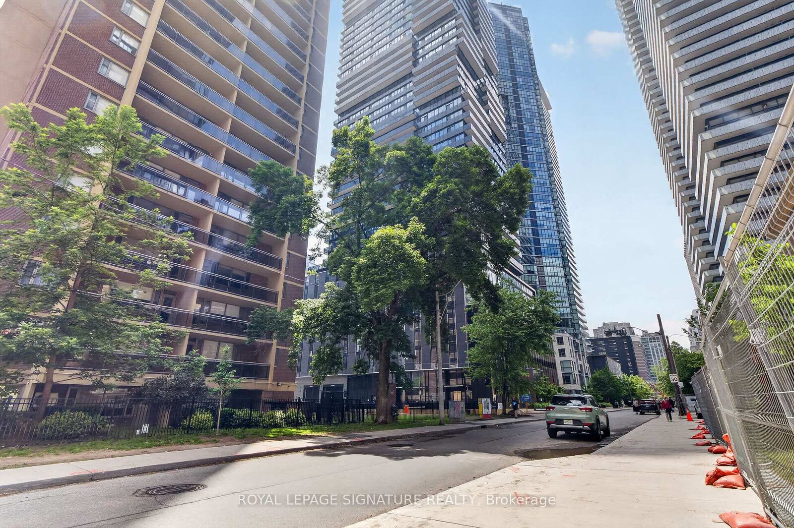 Property Photo:  55 Charles Street E 4303  ON M4Y 0J1 