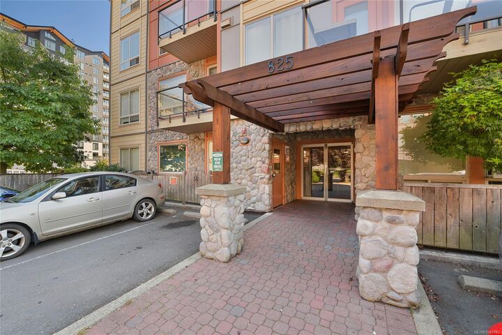 825 Goldstream Ave #102 — photo 1