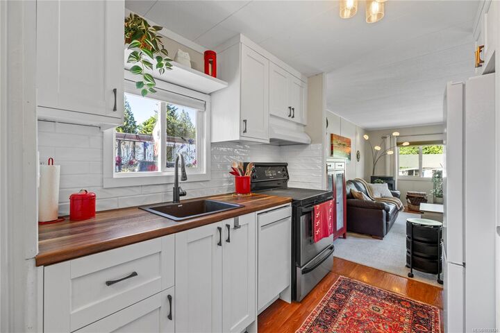 Property Photo:  61 Twelfth St #17  BC V9R 6L2 