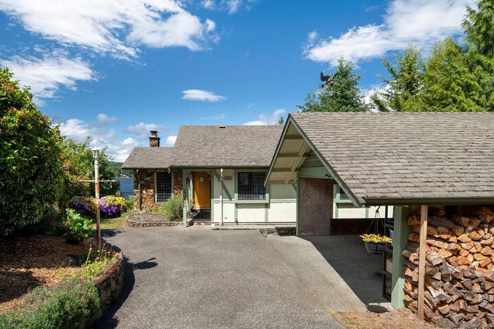 Property Photo: 2036 Neptune Rd BC V8L 5J5