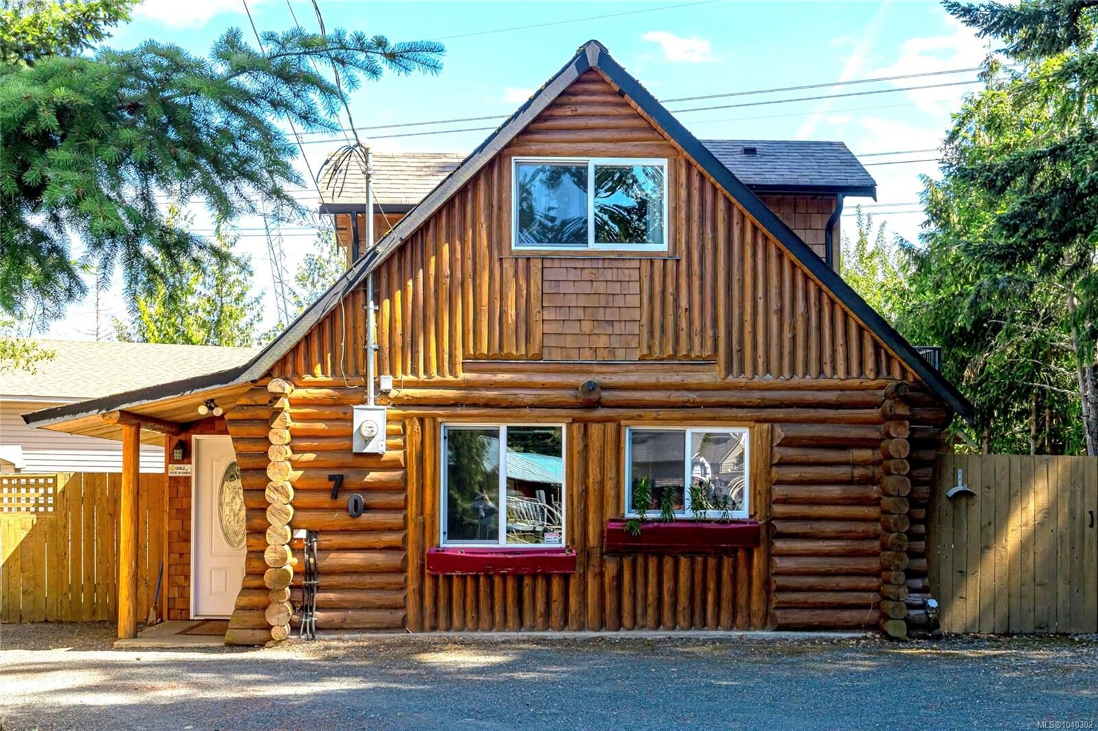 Property Photo: 70 Islewood Dr BC V0R 1G0