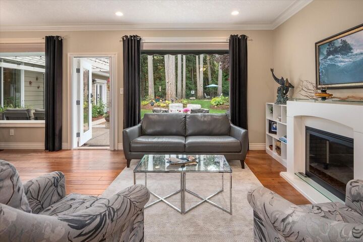 Property Photo: 3936 Creekside Dr BC V0R 1G0