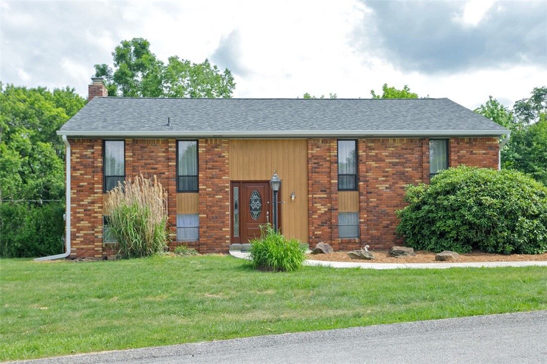 Property Photo: 101 Teton Dr PA 15239